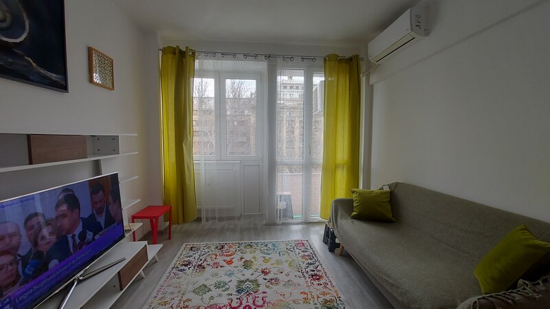 Piata Romana, blocul Eva,