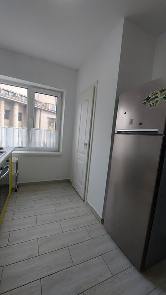 Piata Romana, blocul Eva,